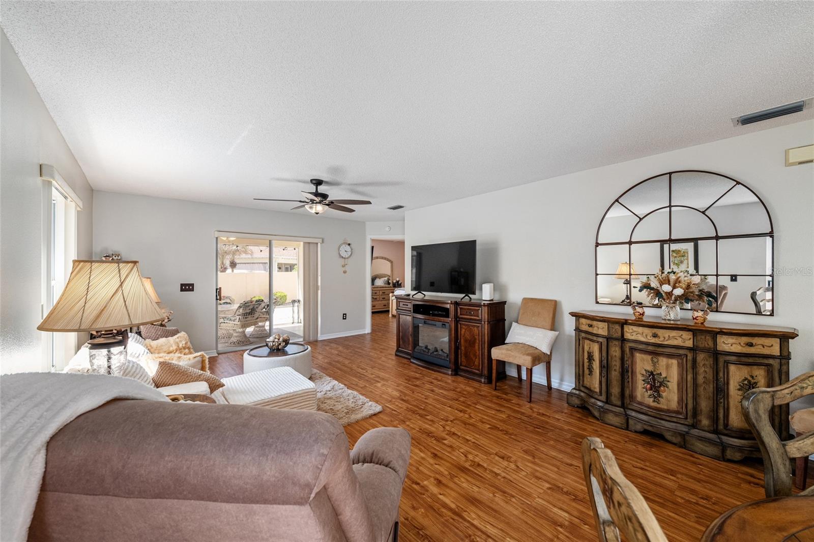 Image 17 of 50 For 1104 San Bernardo Road