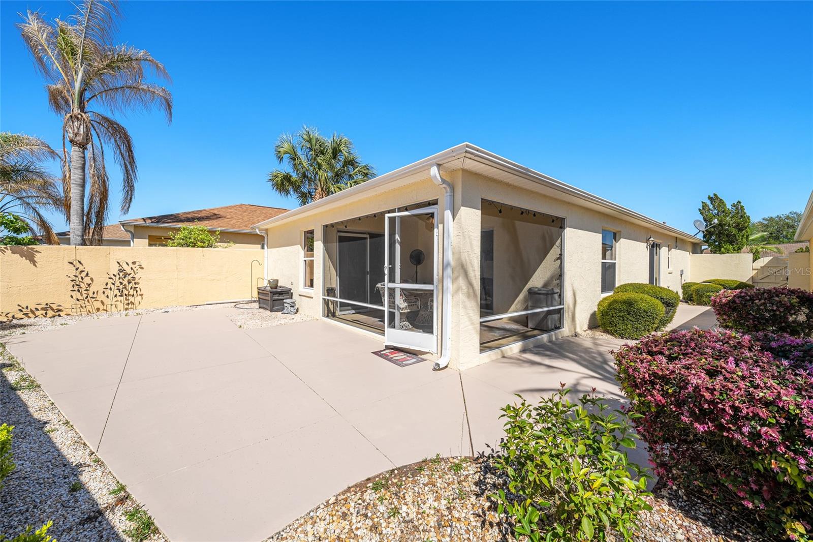 Image 33 of 50 For 1104 San Bernardo Road