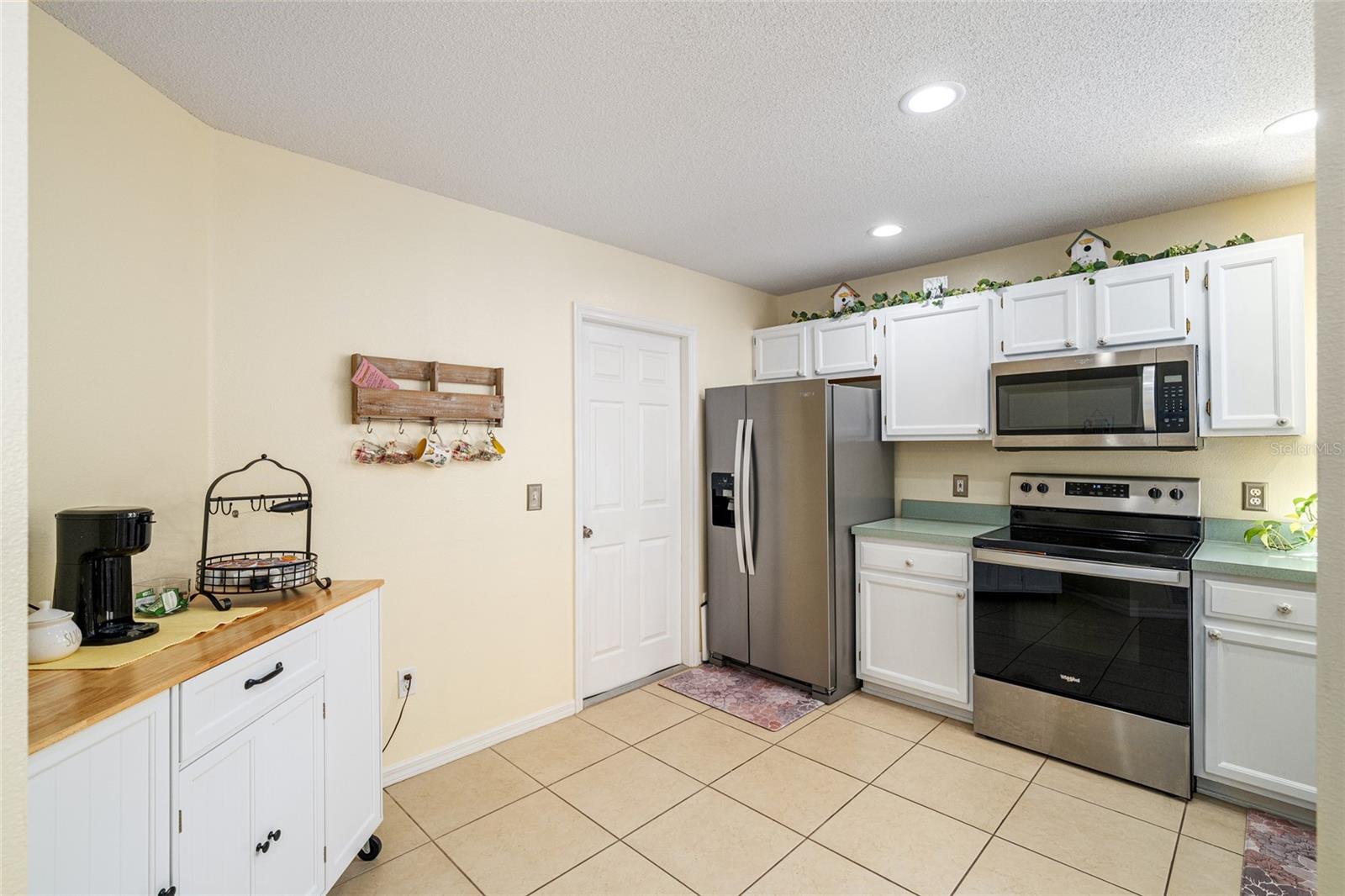 Image 9 of 50 For 1104 San Bernardo Road