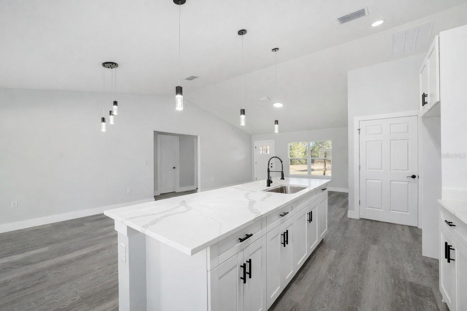 Image 6 of 26 For 13761 114th Place