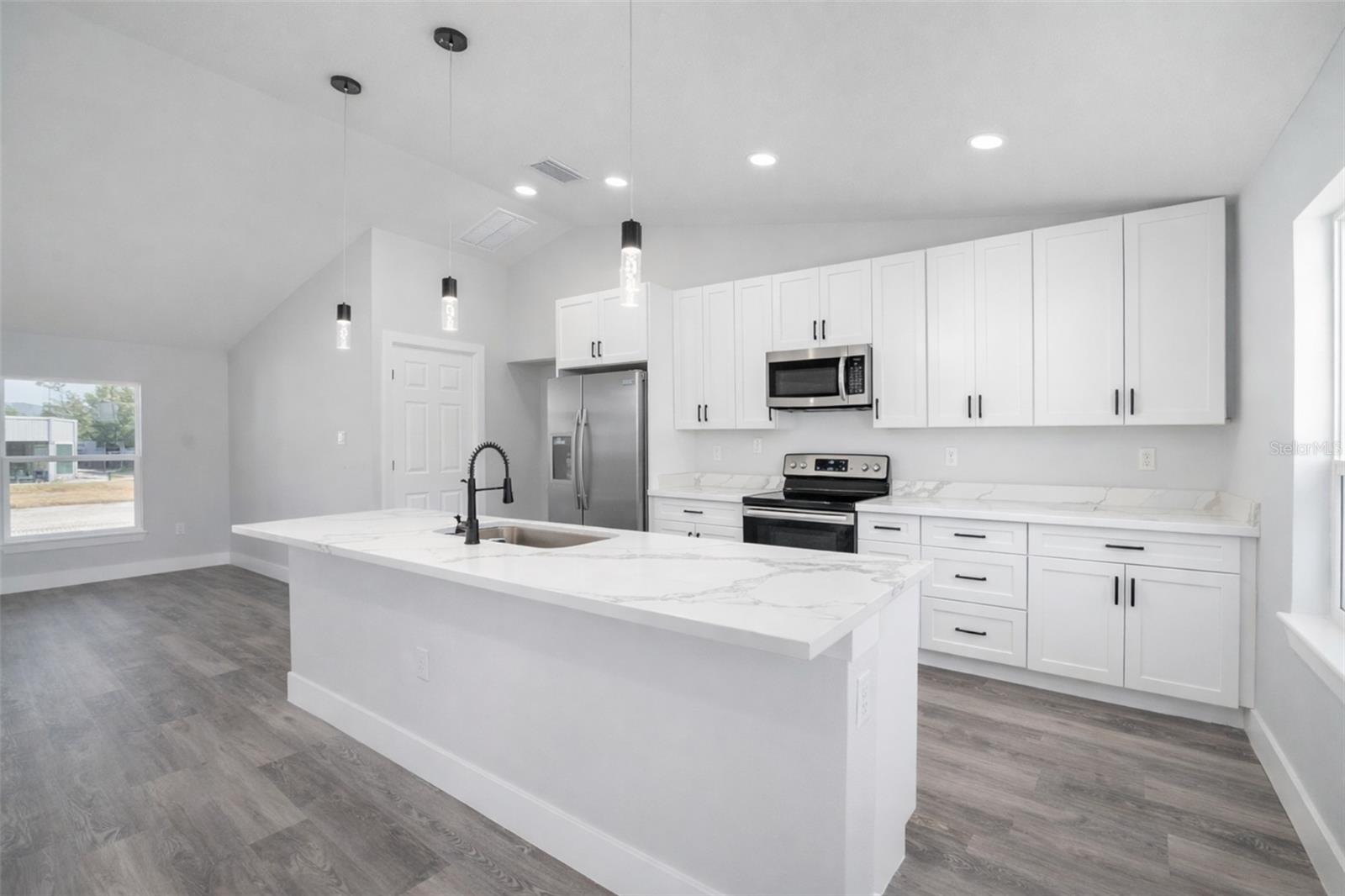 Image 7 of 26 For 13761 114th Place