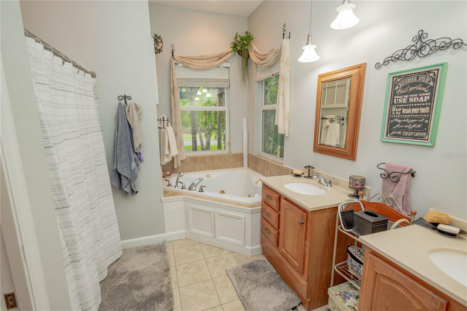 Image 19 of 45 For 288 Inwood Court