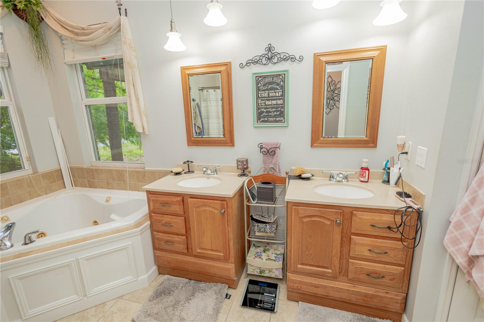 Image 20 of 45 For 288 Inwood Court