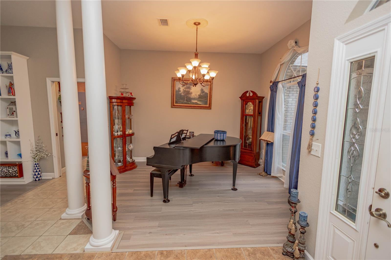 Image 27 of 45 For 288 Inwood Court