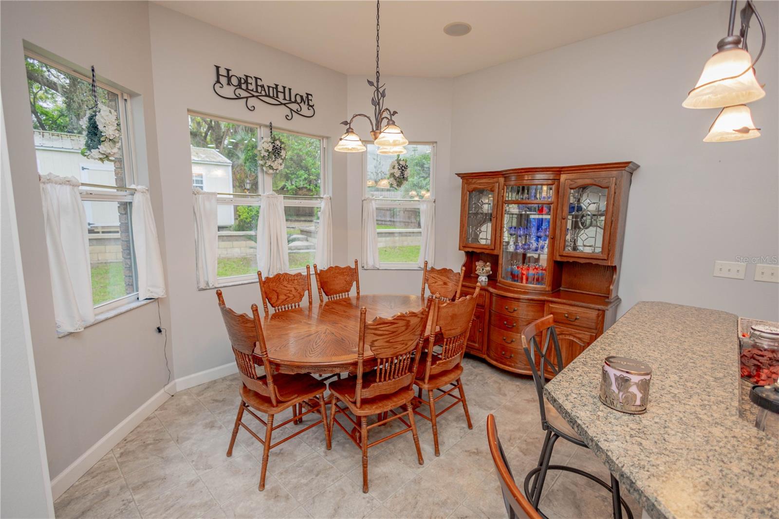 Image 29 of 45 For 288 Inwood Court