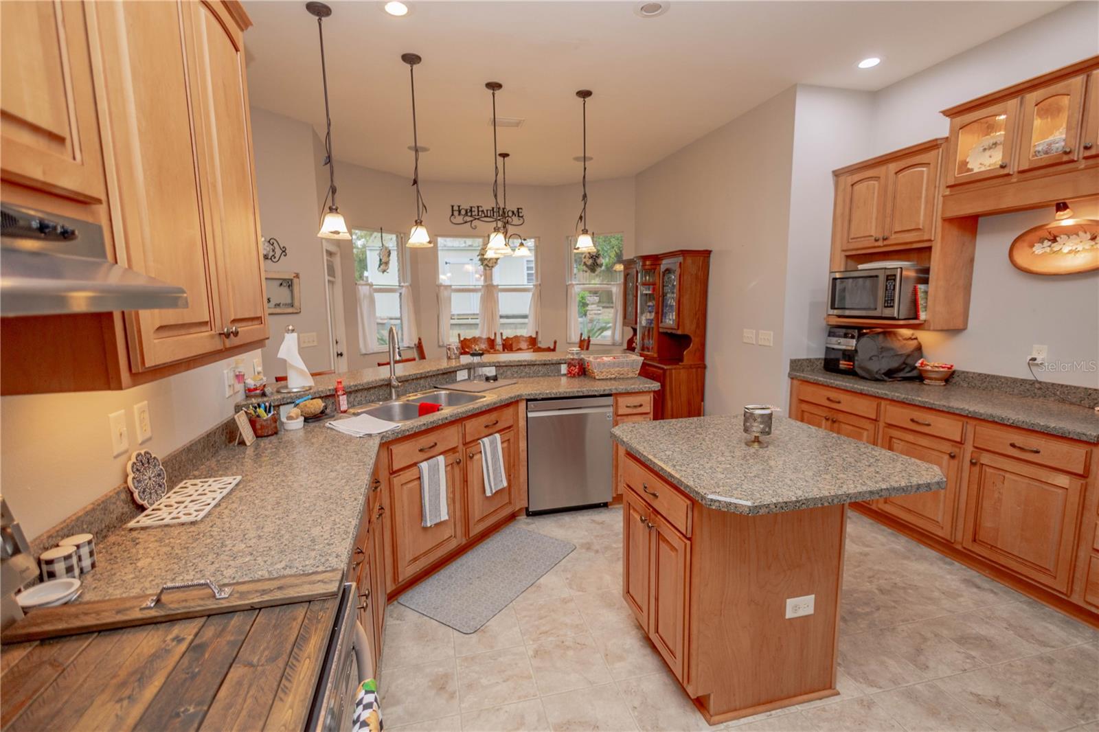 Image 33 of 45 For 288 Inwood Court