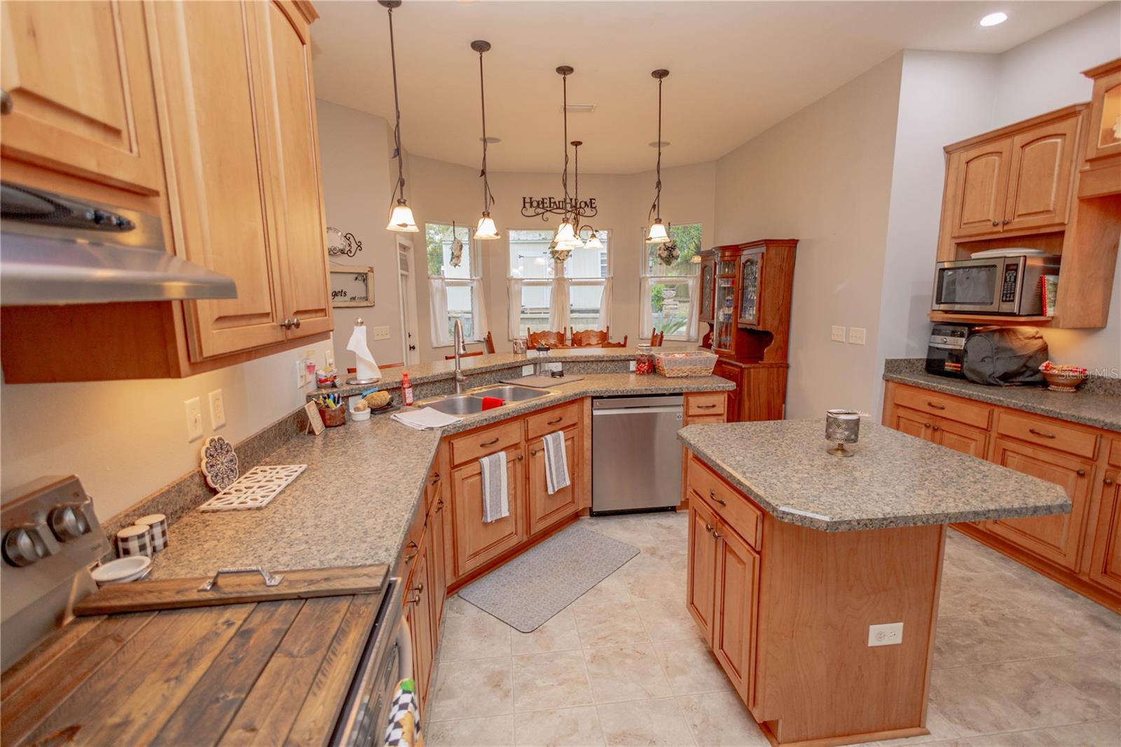 Image 34 of 45 For 288 Inwood Court