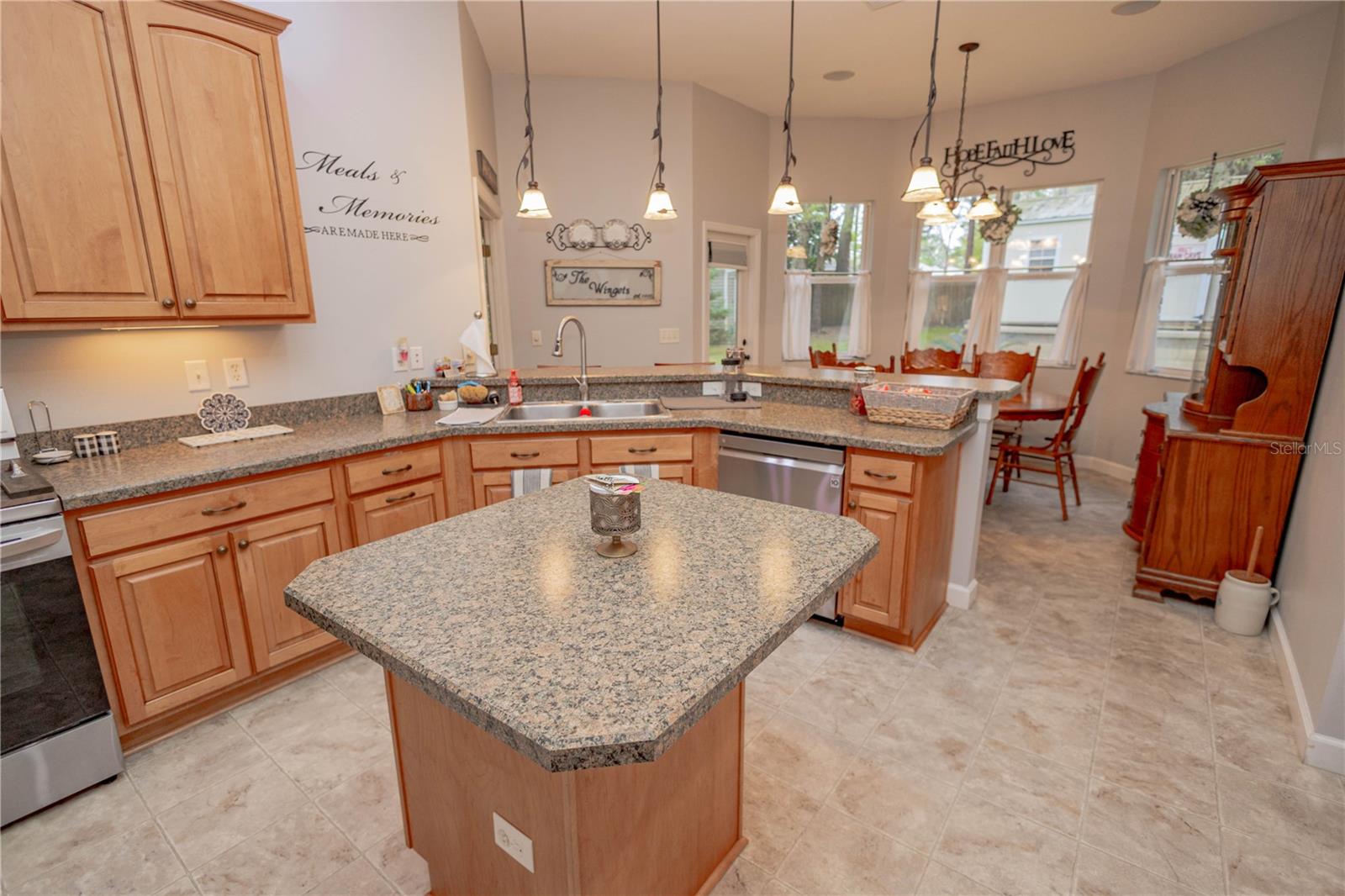 Image 36 of 45 For 288 Inwood Court