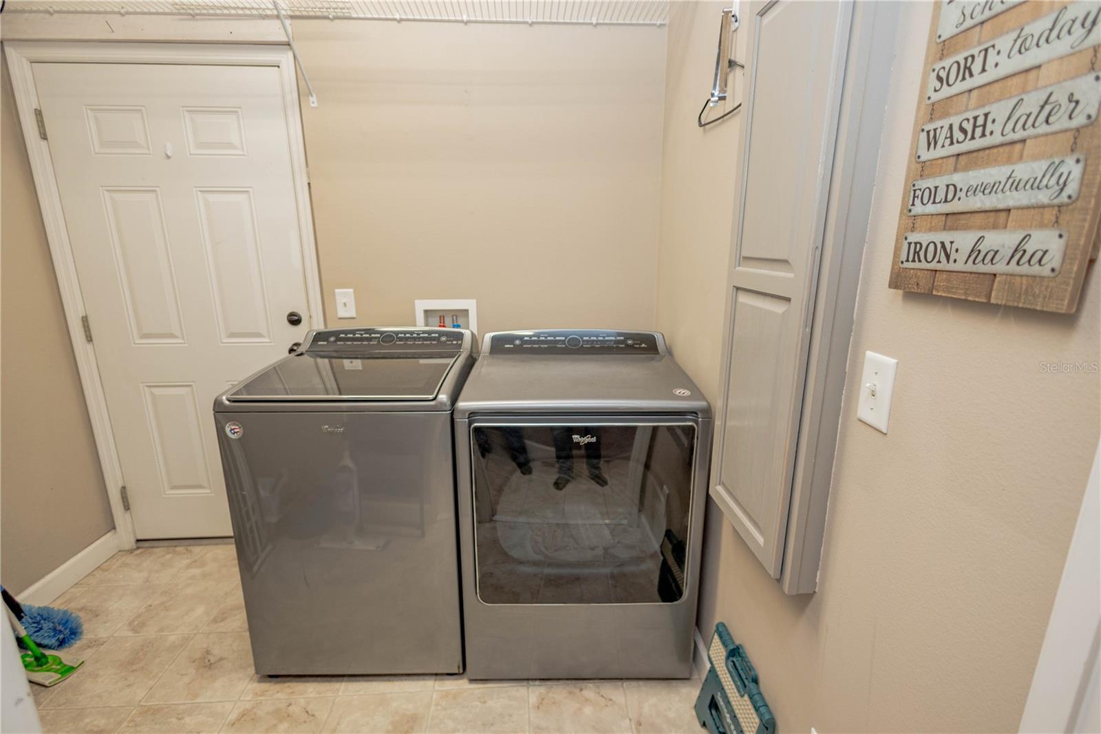 Image 43 of 45 For 288 Inwood Court