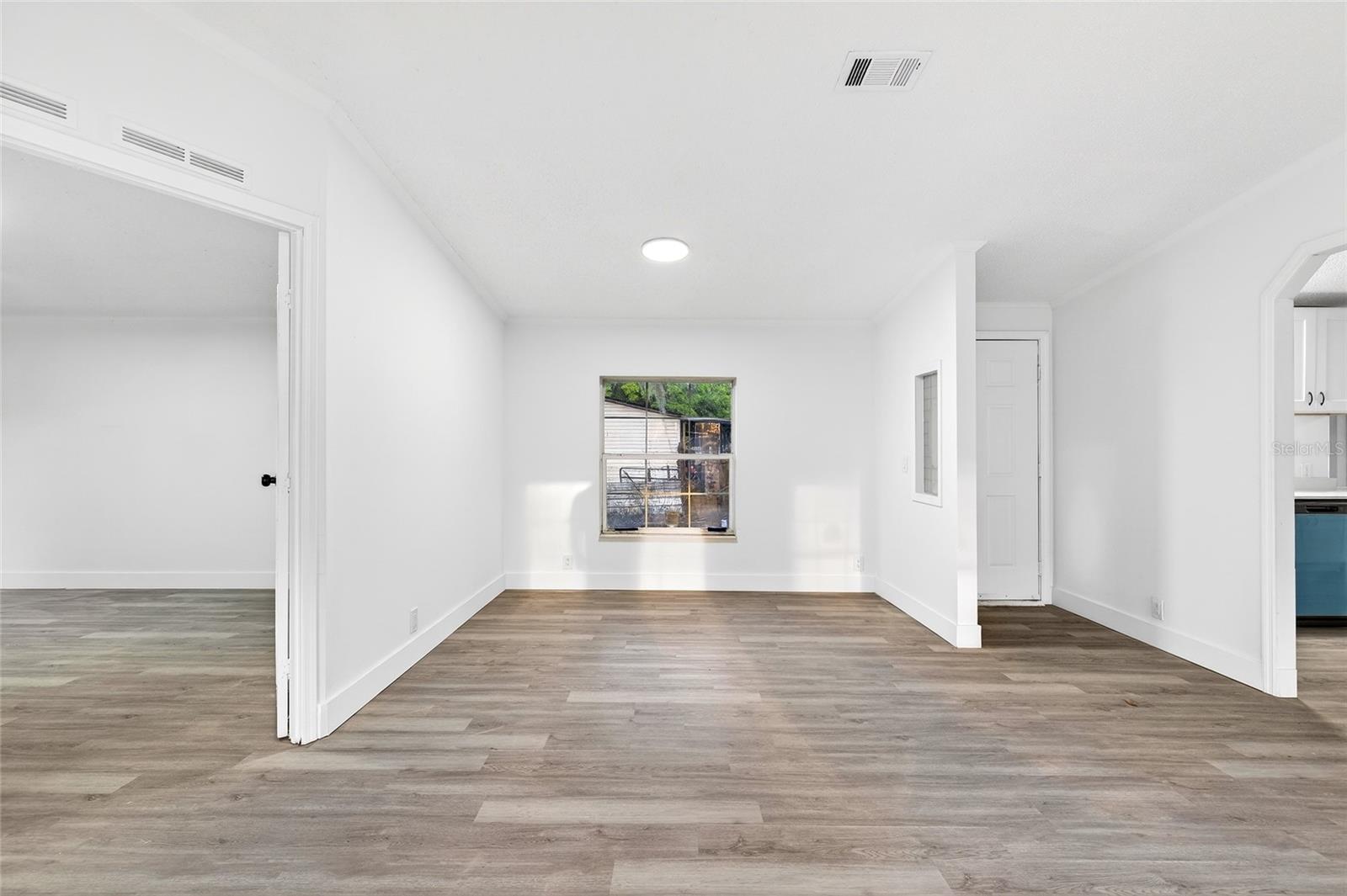 Image 13 of 38 For 11065 145th Lane