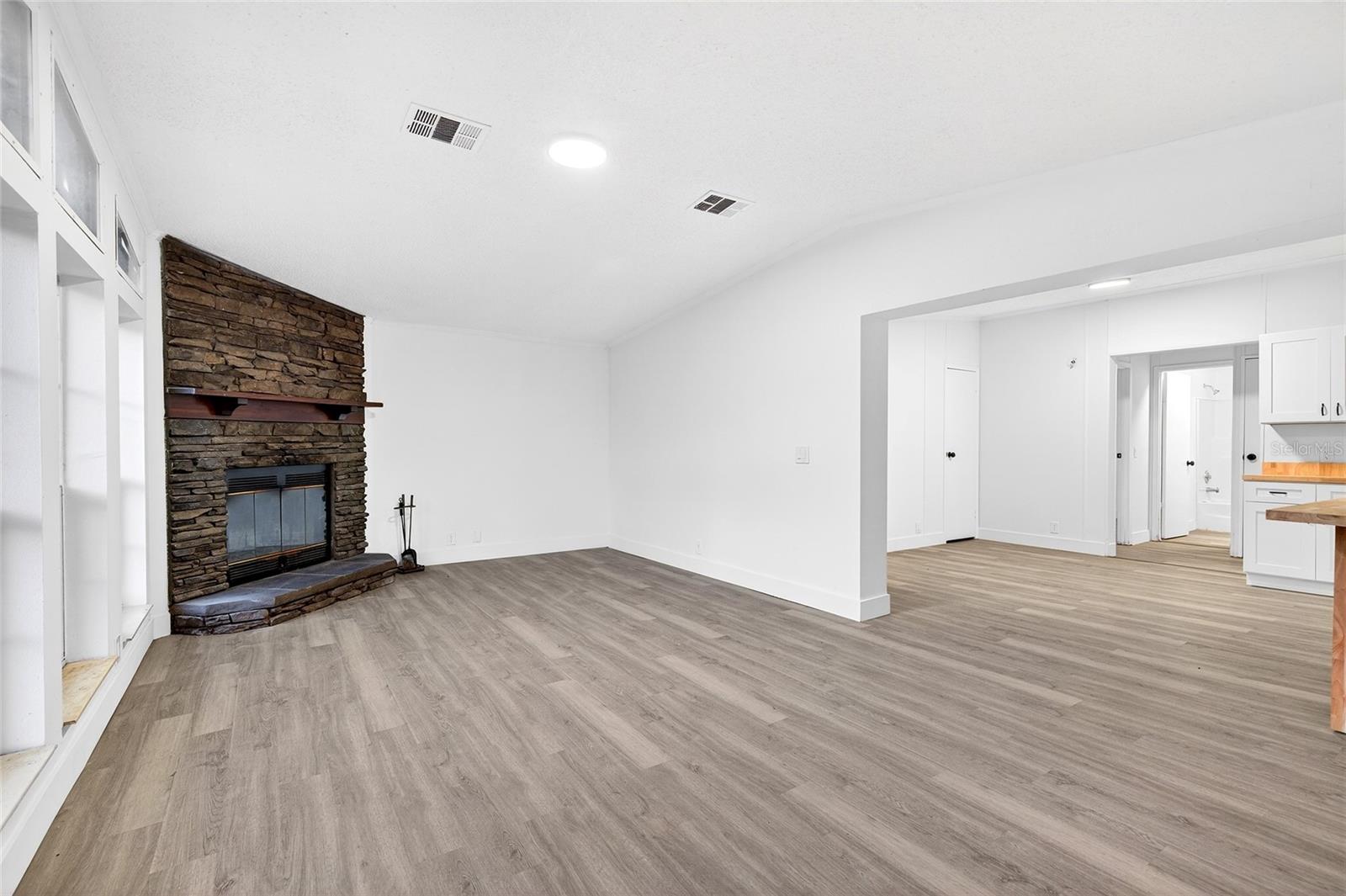 Image 17 of 38 For 11065 145th Lane