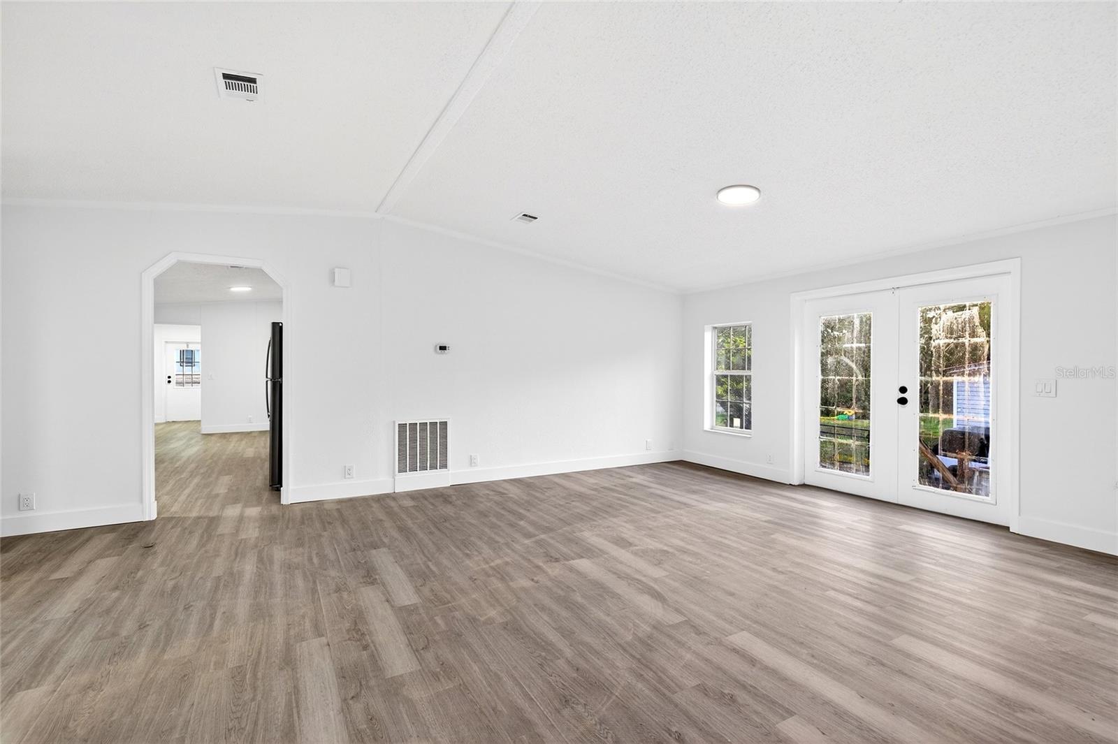 Image 5 of 38 For 11065 145th Lane