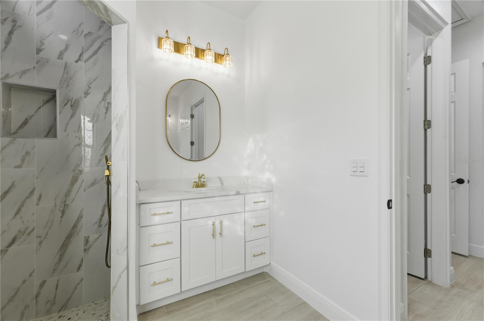 Image 17 of 36 For 4590 172nd Street Road