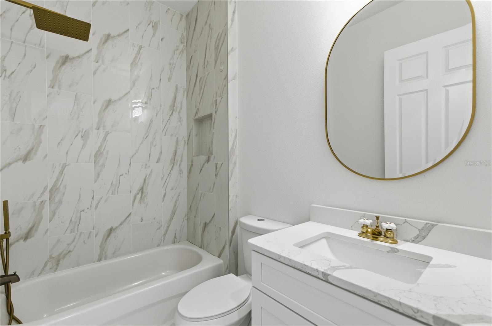 Image 21 of 36 For 4590 172nd Street Road