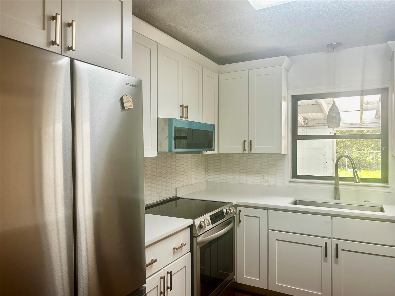 Image 14 of 34 For 410 15th Court