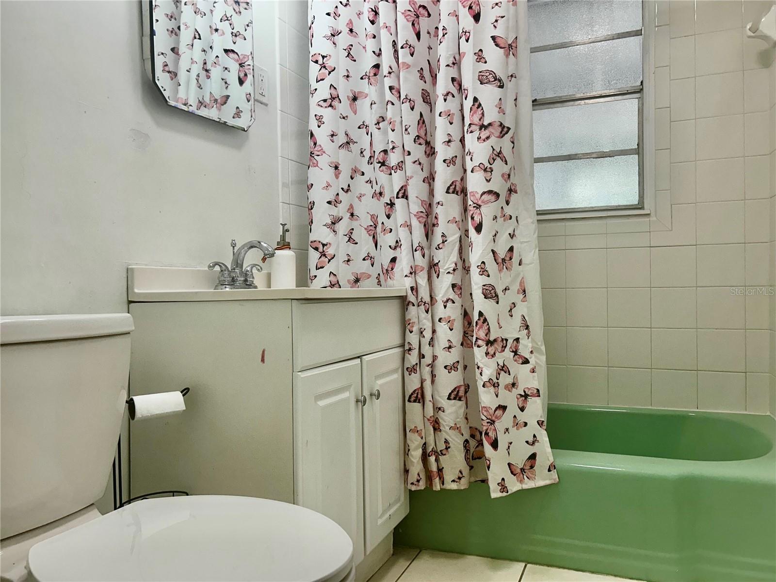 Image 19 of 34 For 410 15th Court