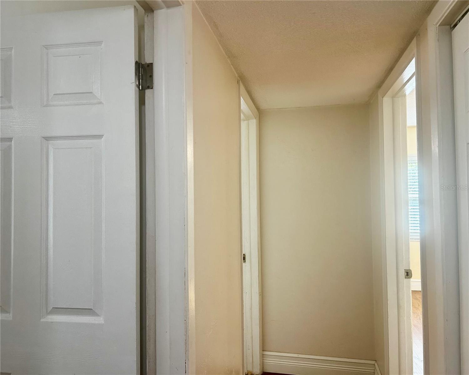 Image 23 of 34 For 410 15th Court