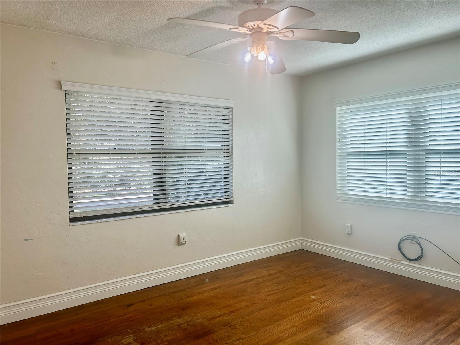 Image 24 of 34 For 410 15th Court