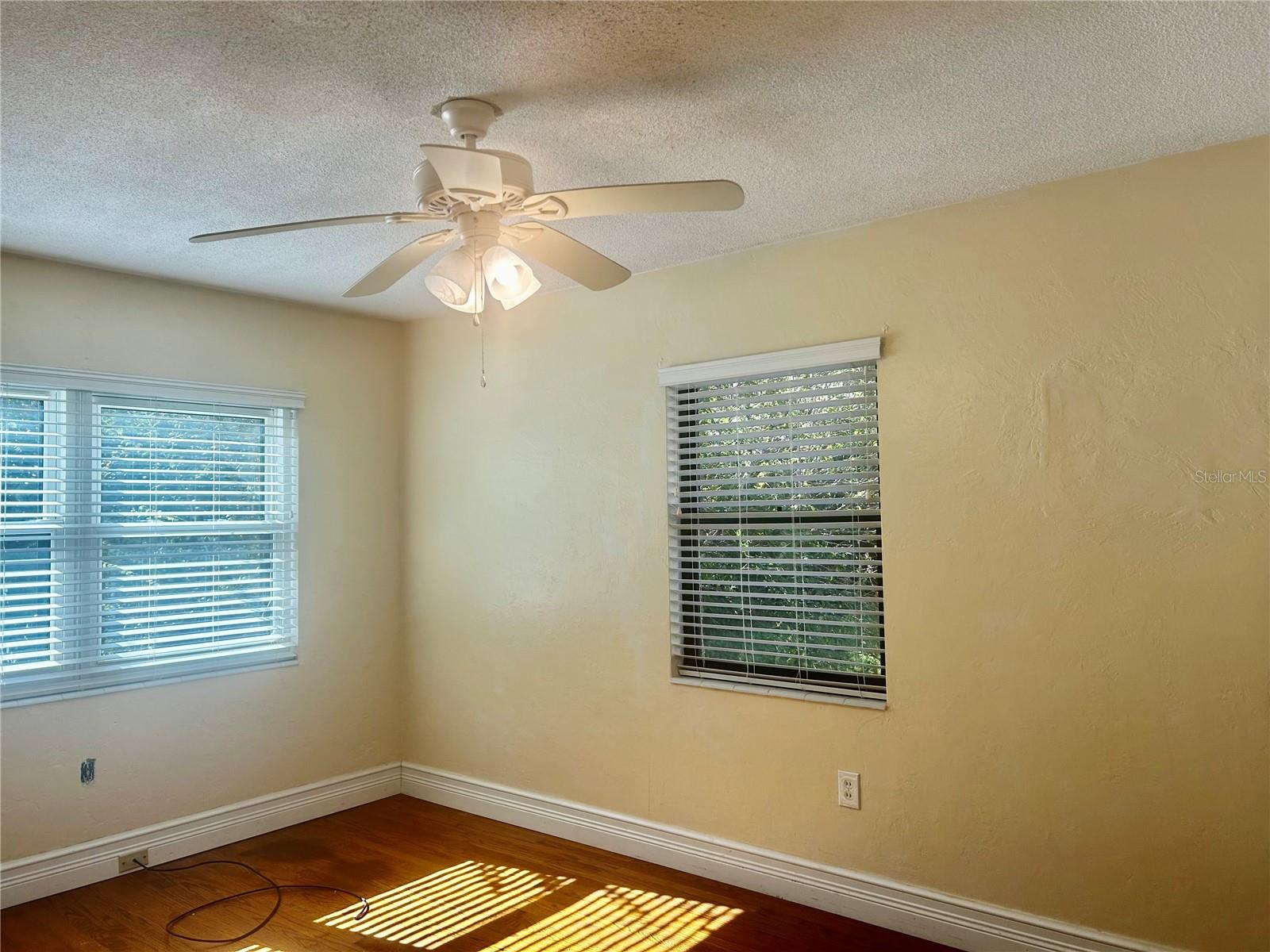 Image 26 of 34 For 410 15th Court