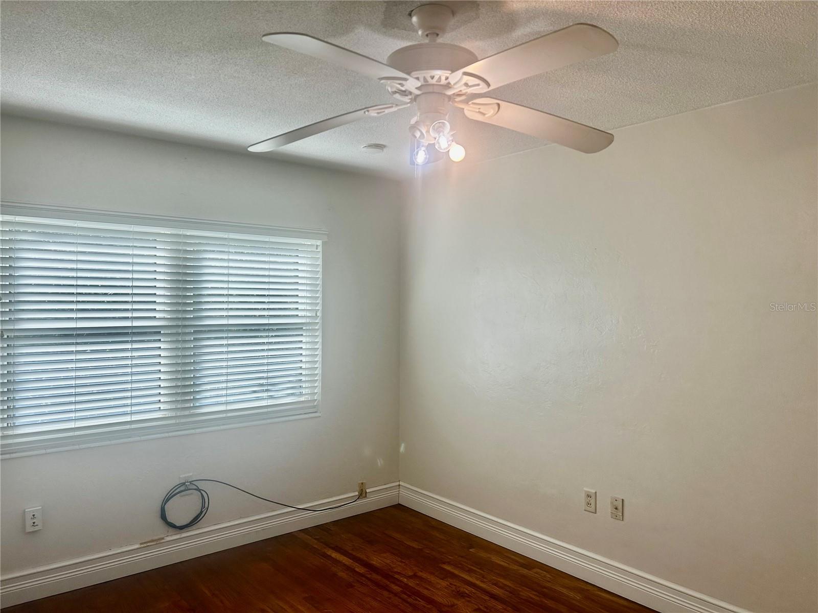 Image 28 of 34 For 410 15th Court