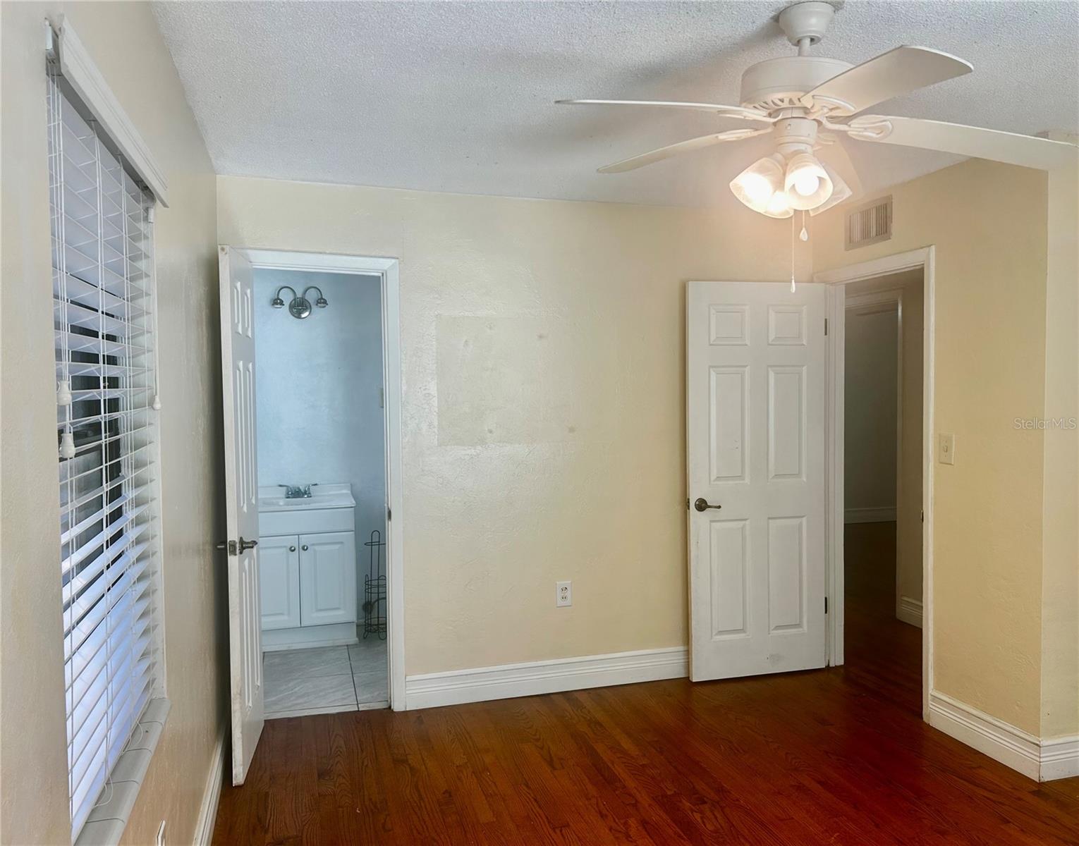 Image 29 of 34 For 410 15th Court