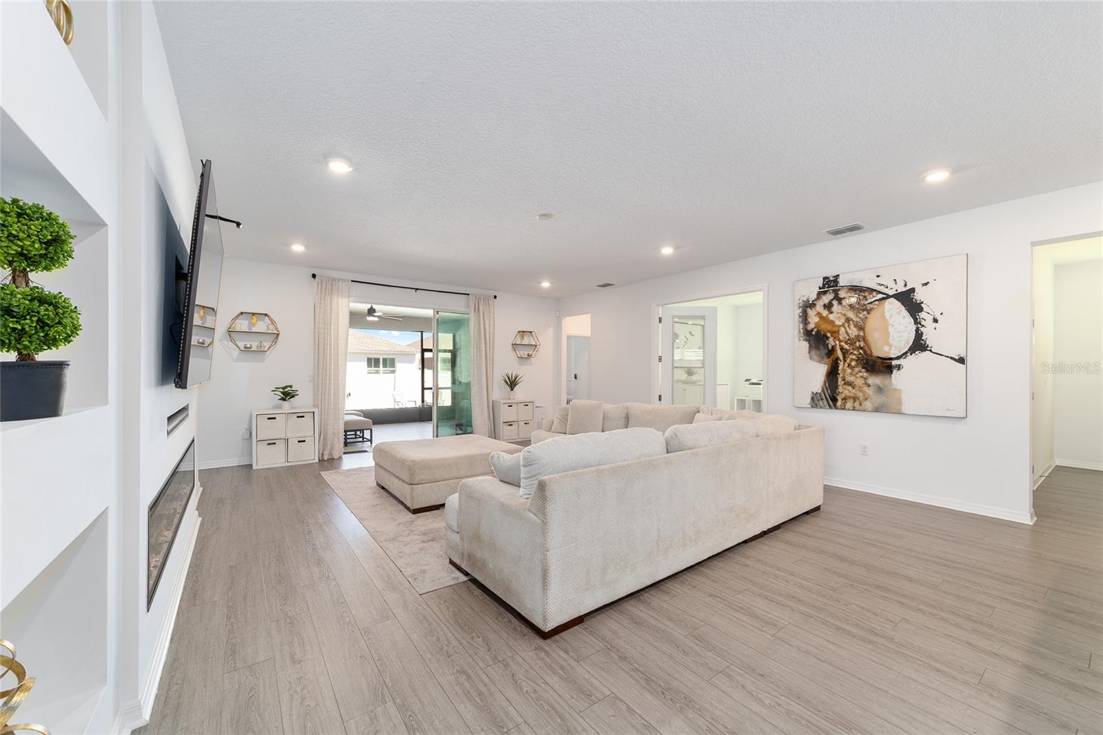 Image 27 of 56 For 7233 64th Street Road