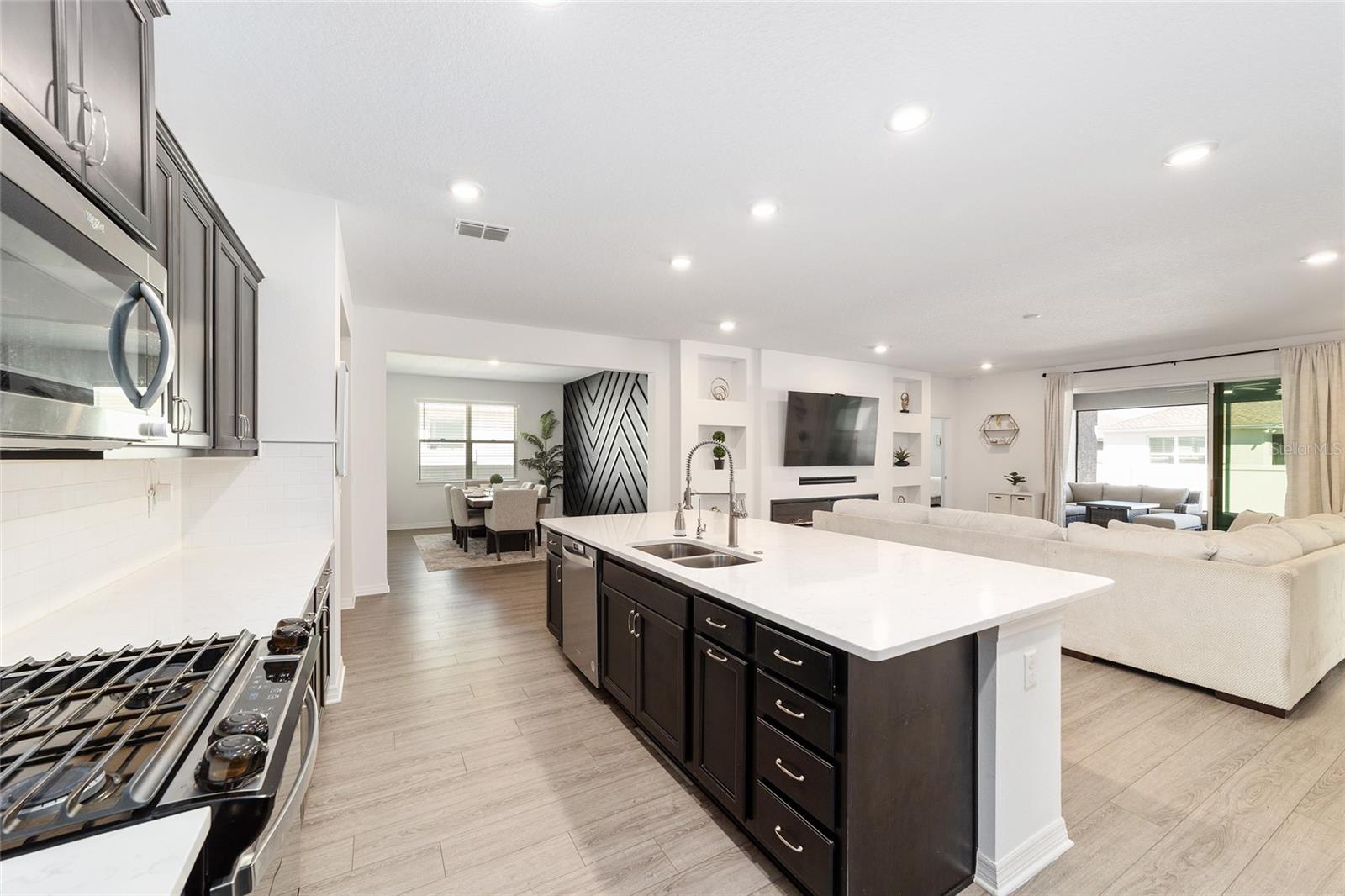 Image 42 of 56 For 7233 64th Street Road