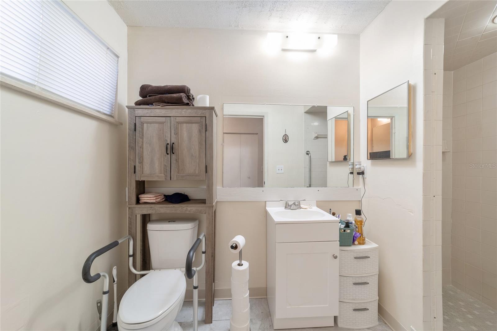 Image 19 of 48 For 10920 Sw 86th Ct