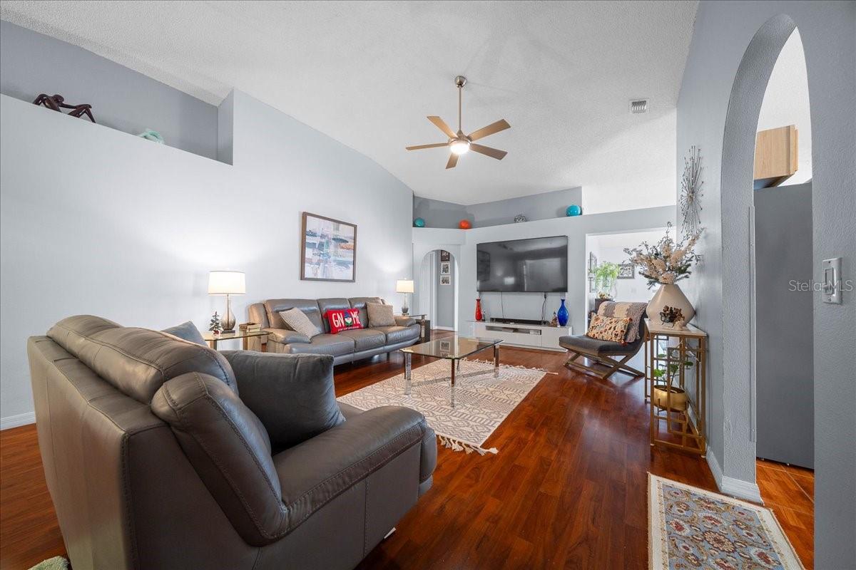 Image 9 of 54 For 11316 Camus Lane