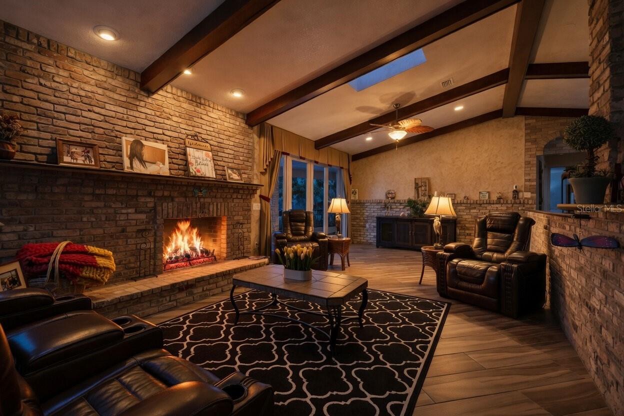 Image 21 of 48 For 13033 158th Lane