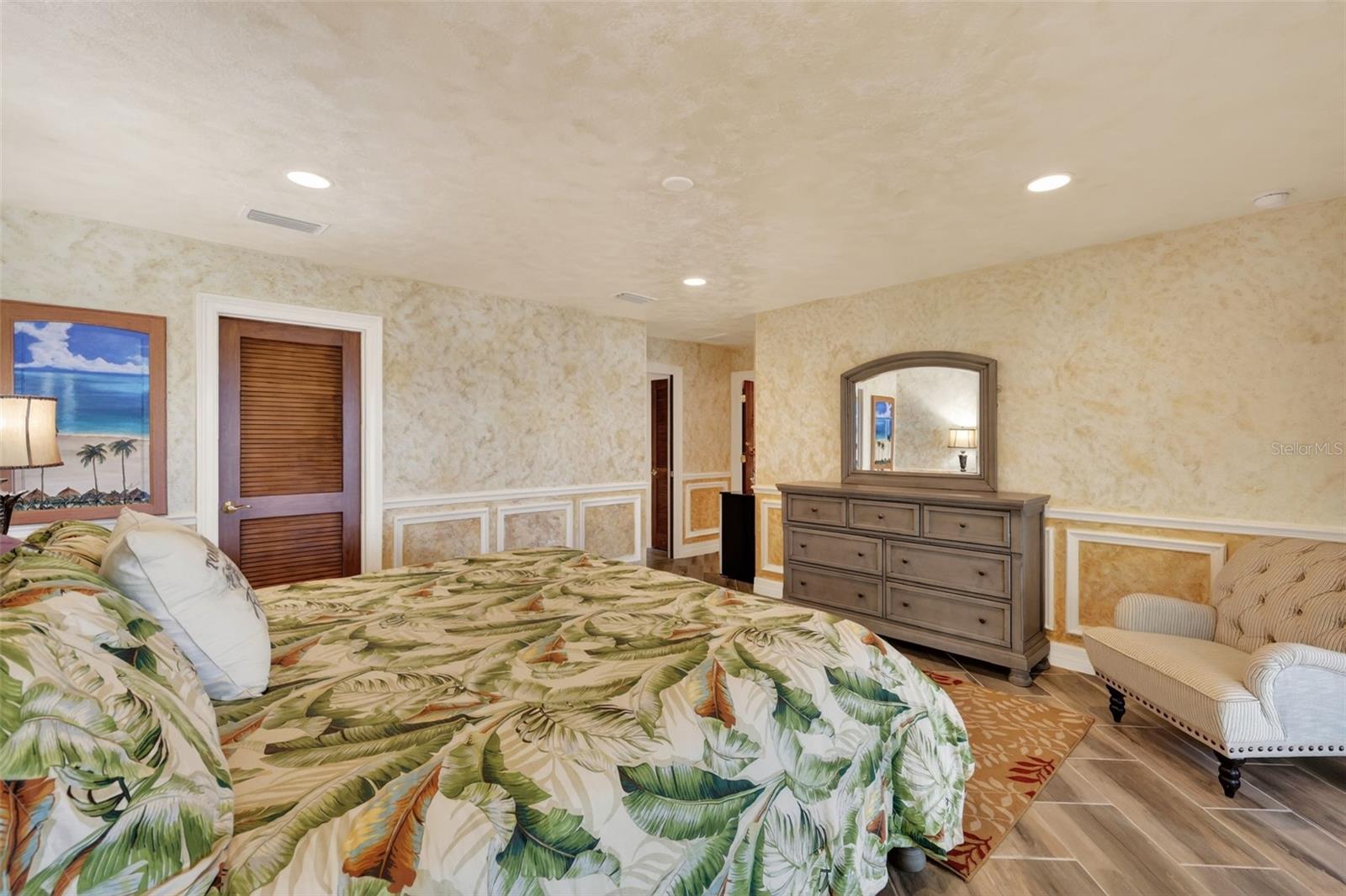 Image 32 of 48 For 13033 158th Lane