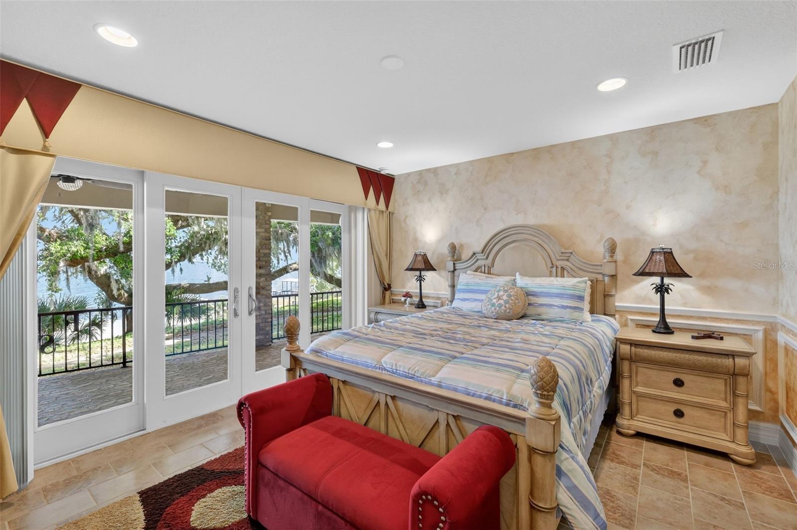 Image 34 of 48 For 13033 158th Lane