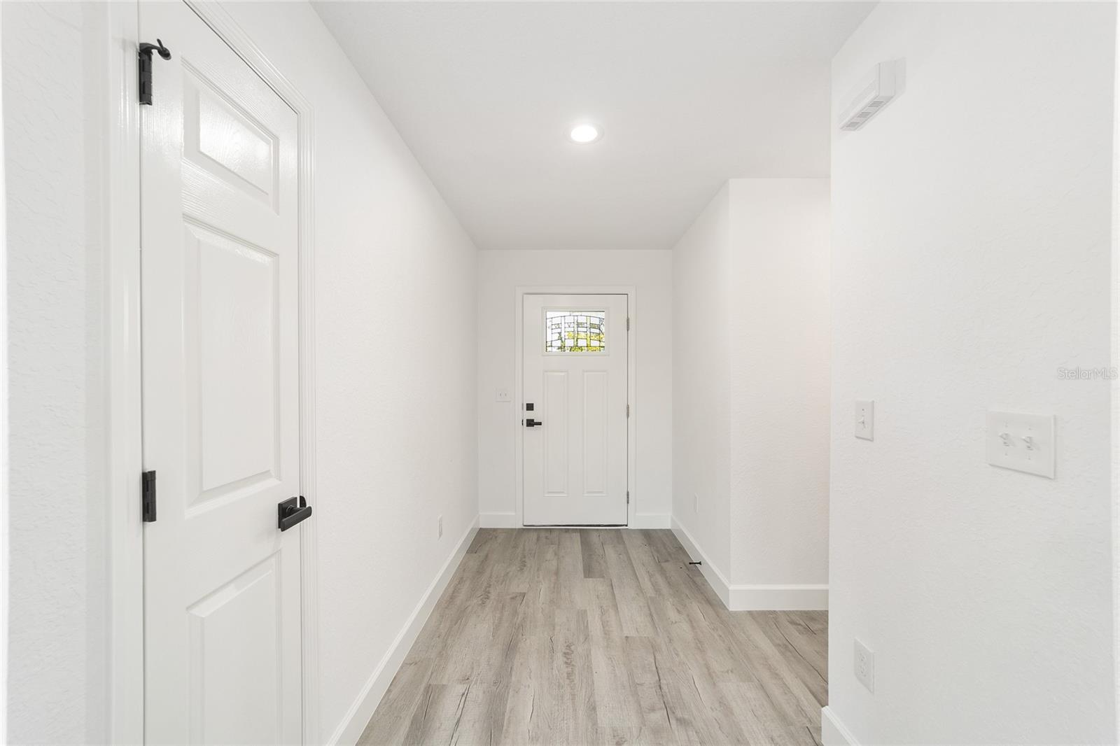 Image 8 of 45 For 191 Juniper Loop Circle