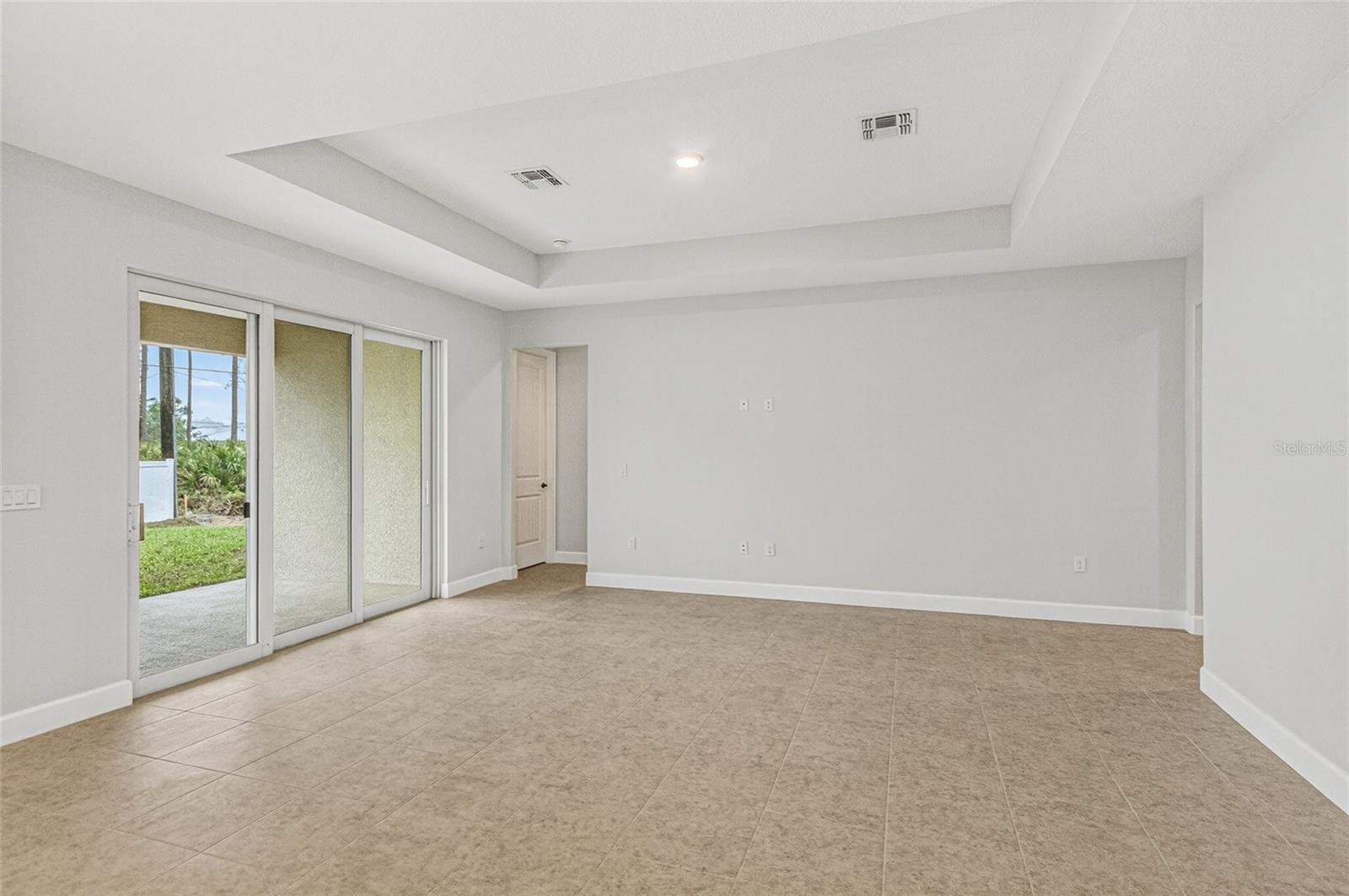 Image 19 of 47 For 450 Hammond Street Sw