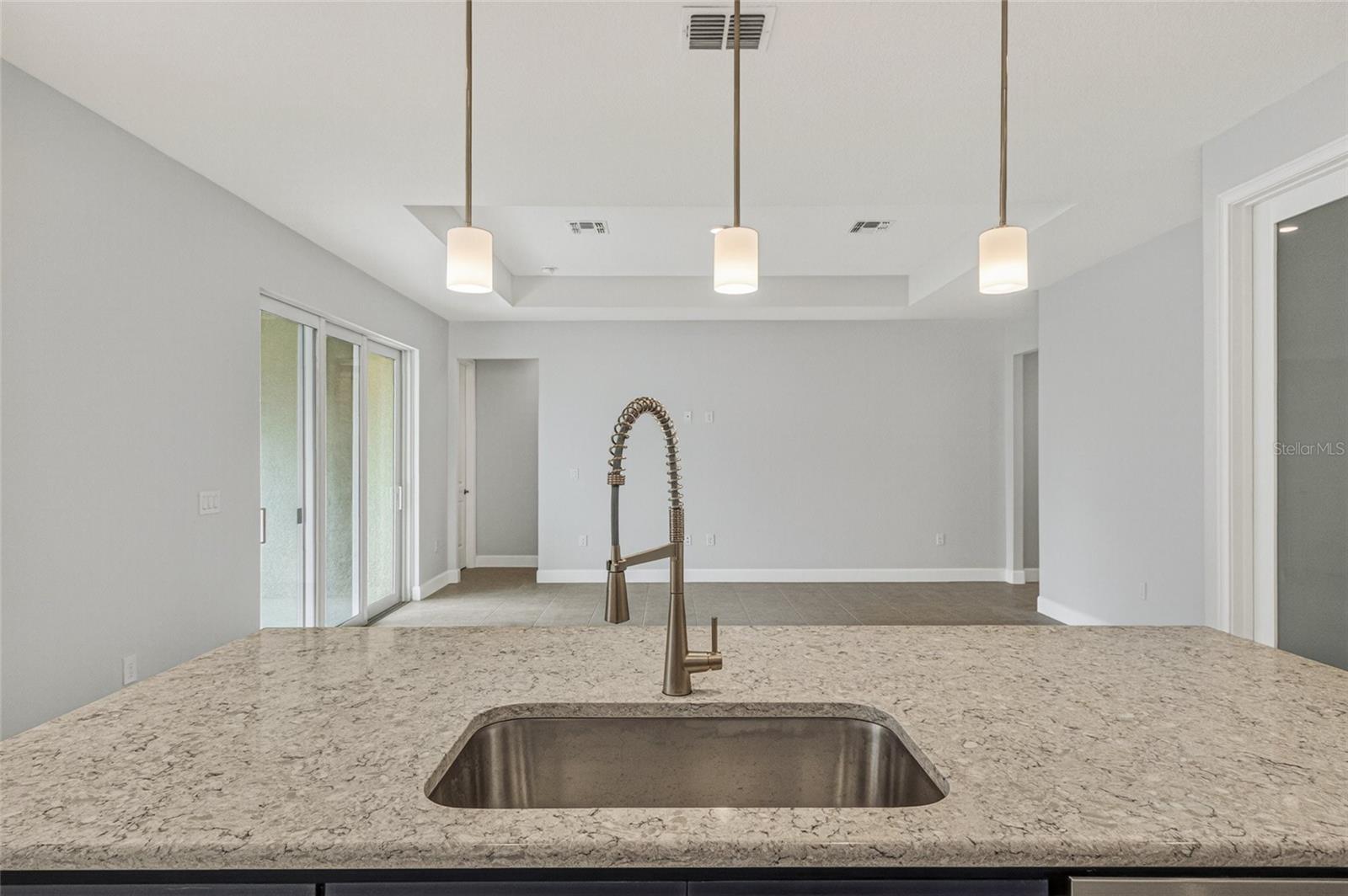 Image 21 of 47 For 450 Hammond Street Sw