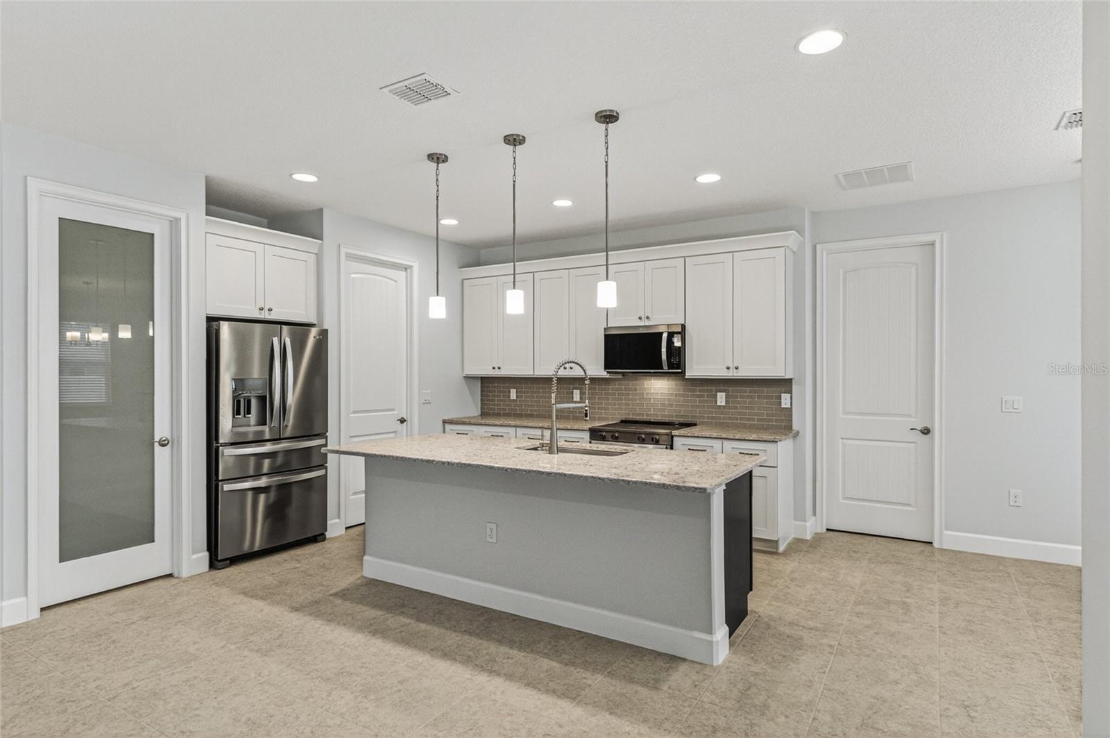 Image 24 of 47 For 450 Hammond Street Sw