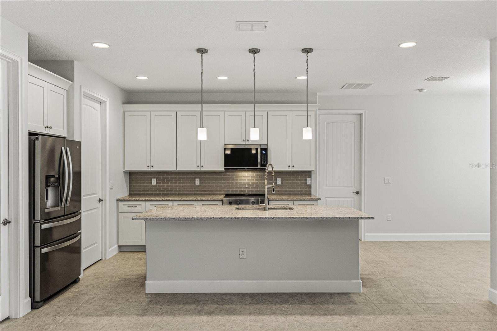 Image 26 of 47 For 450 Hammond Street Sw