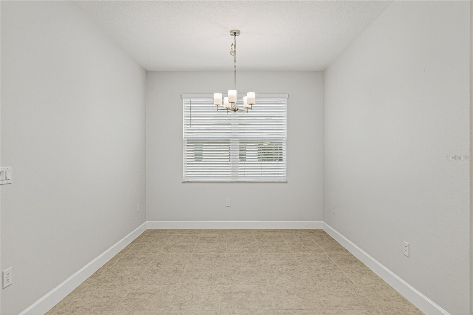 Image 28 of 47 For 450 Hammond Street Sw