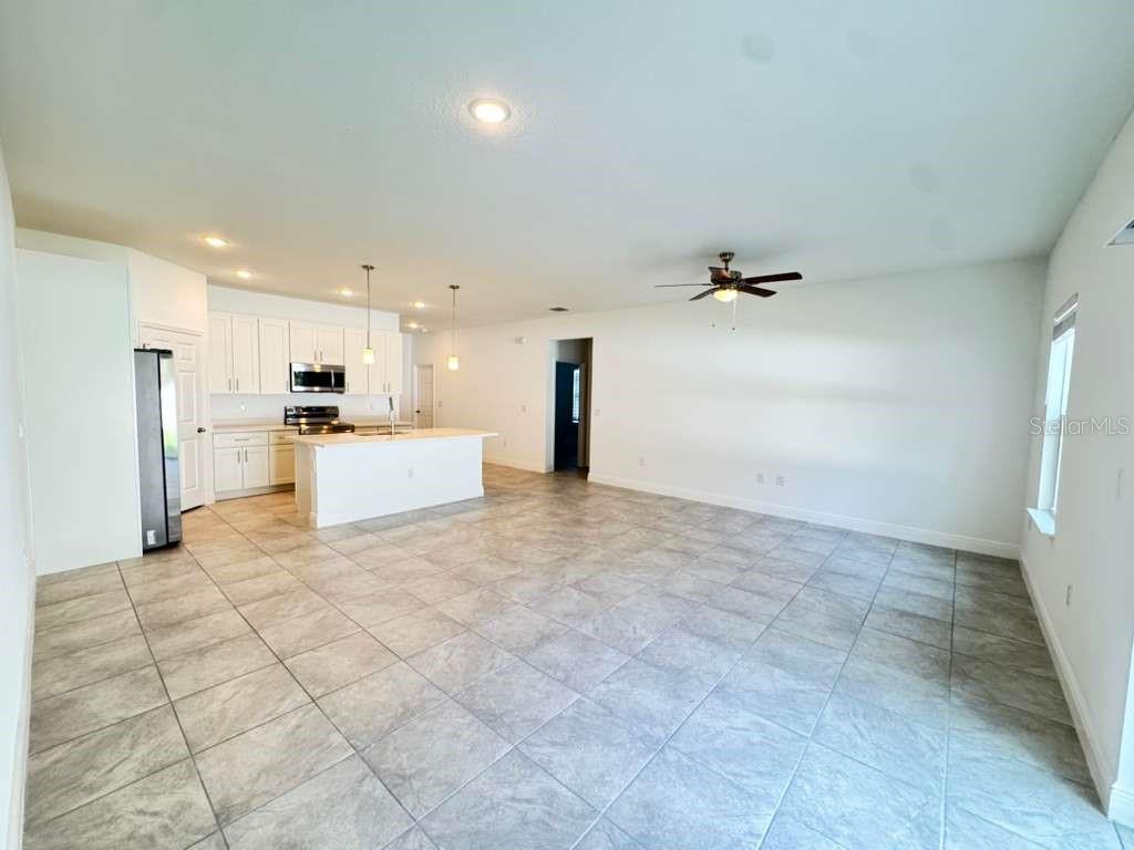 Image 14 of 58 For 16054 55th Avenue Road