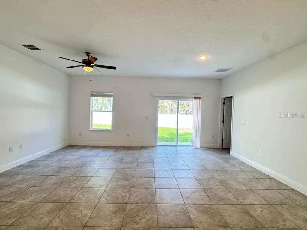 Image 17 of 58 For 16054 55th Avenue Road