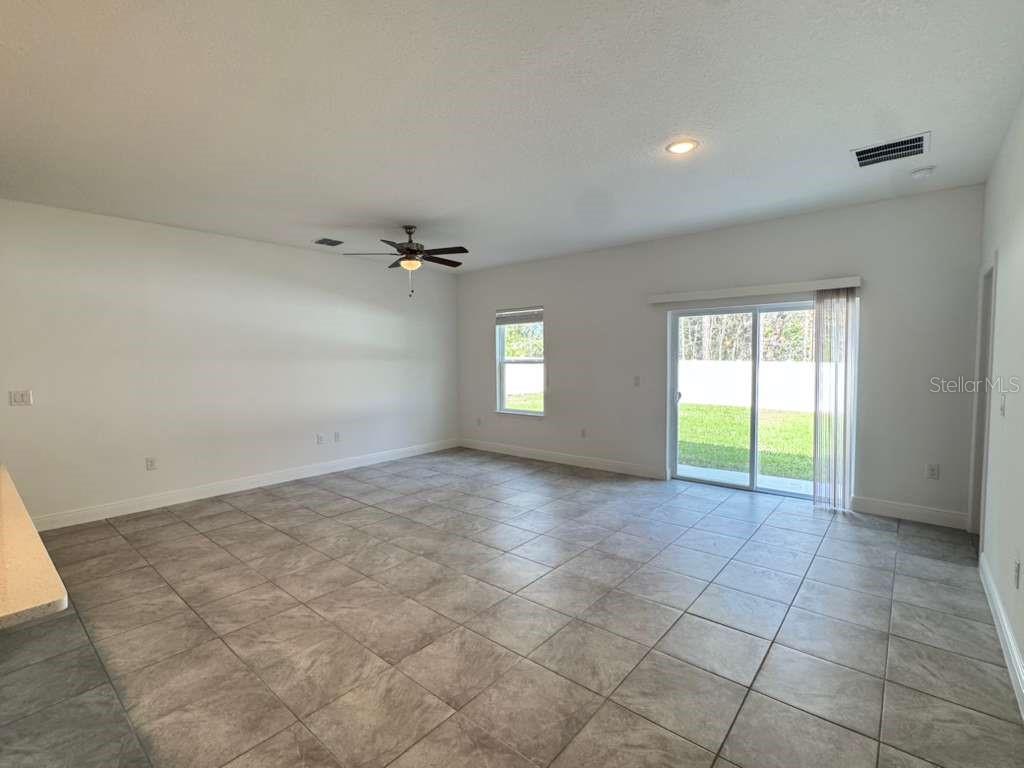 Image 19 of 58 For 16054 55th Avenue Road