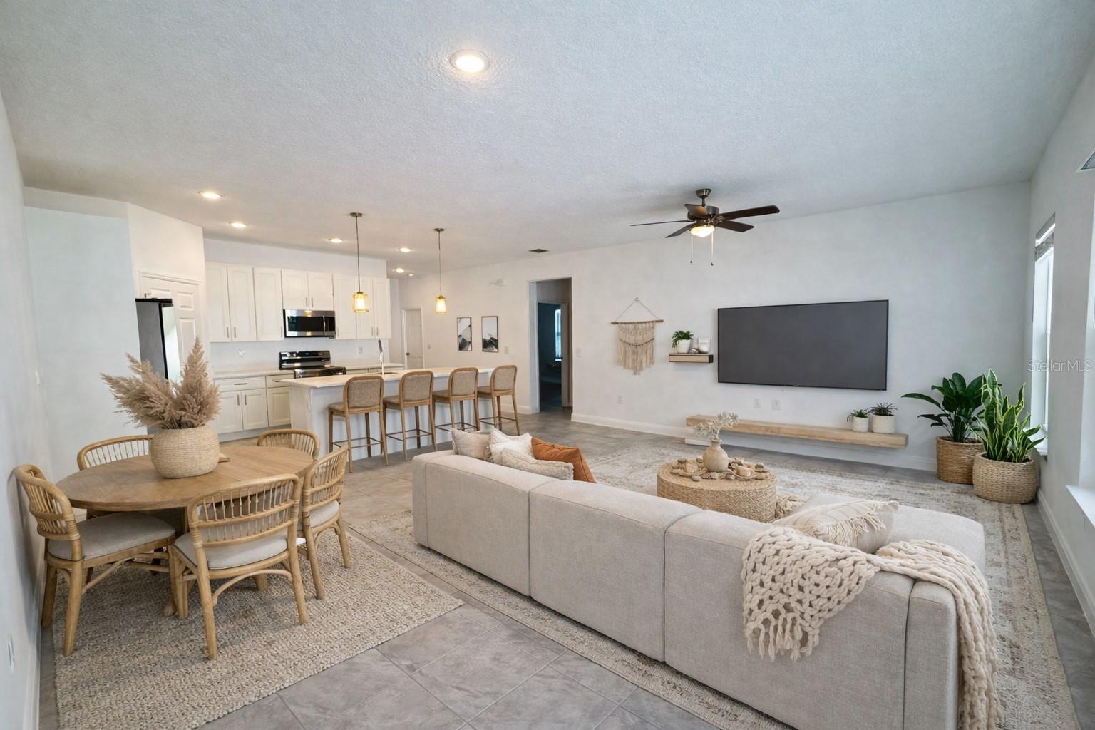 Image 5 of 58 For 16054 55th Avenue Road