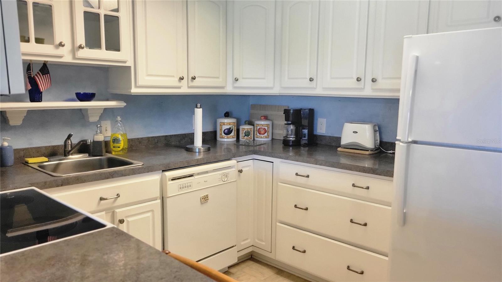 Image 3 of 14 For 566 Fairways Circle B