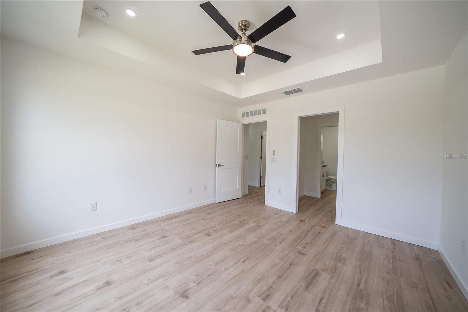 Image 12 of 27 For 318 6th Street