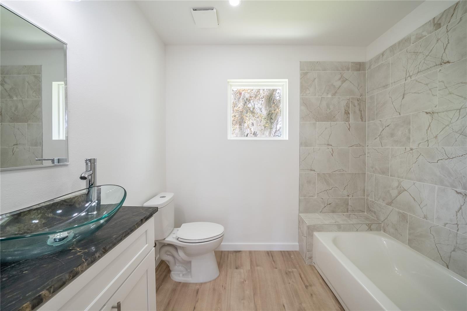 Image 13 of 27 For 318 6th Street