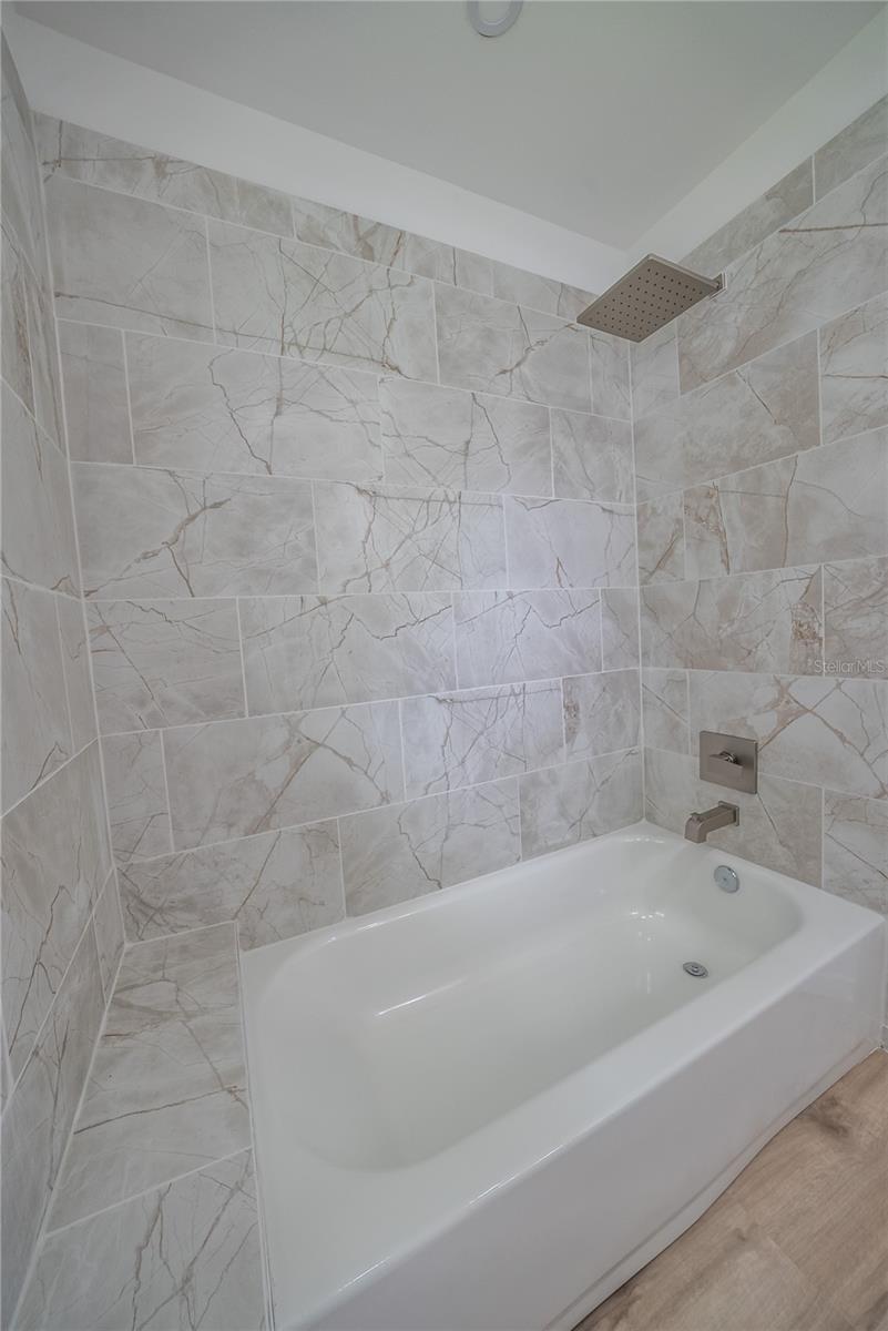 Image 14 of 27 For 318 6th Street