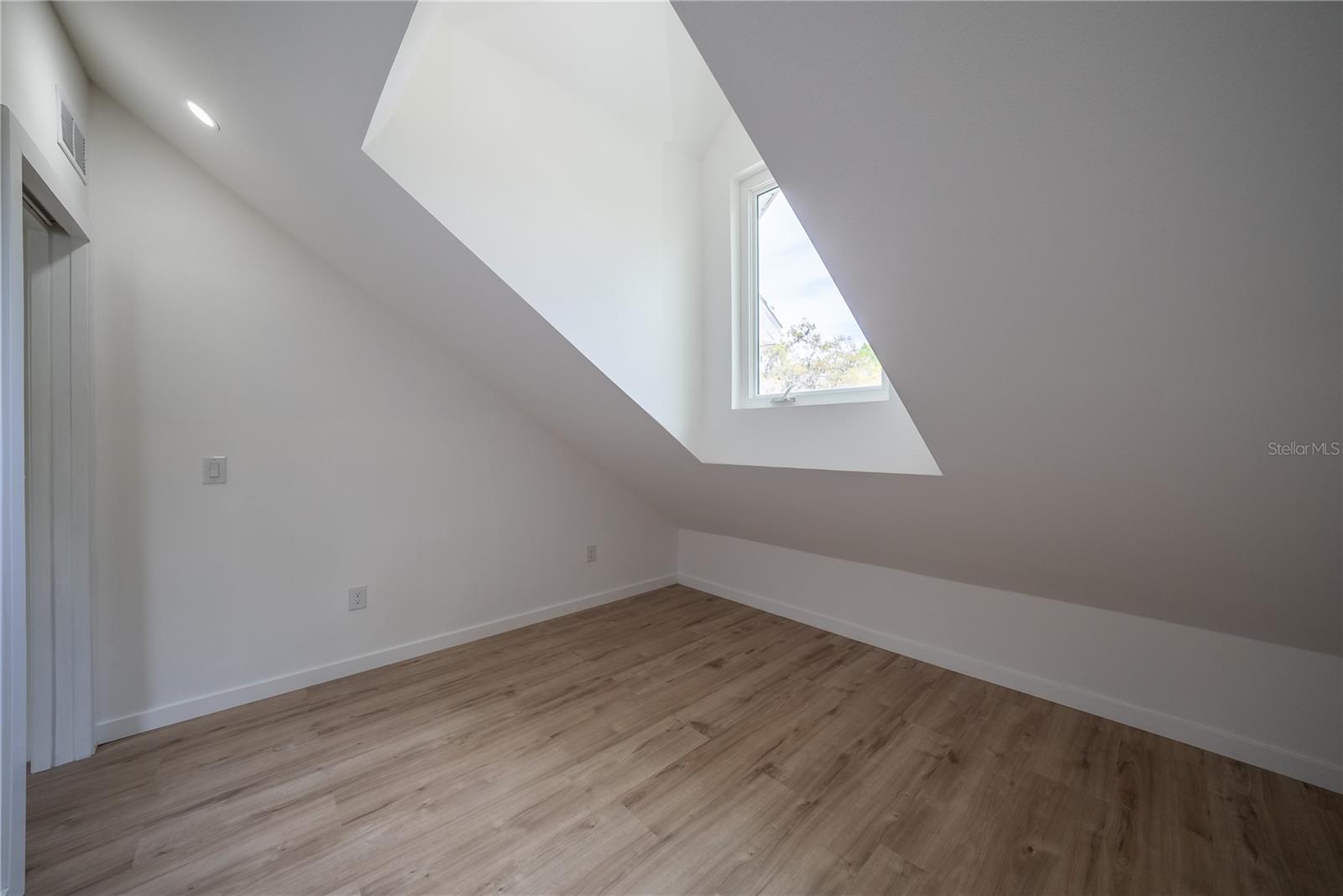 Image 15 of 27 For 318 6th Street