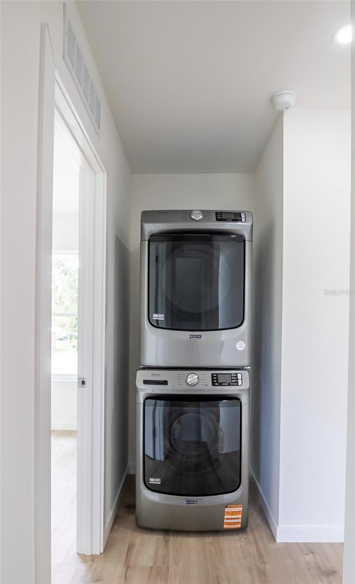 Image 17 of 27 For 318 6th Street