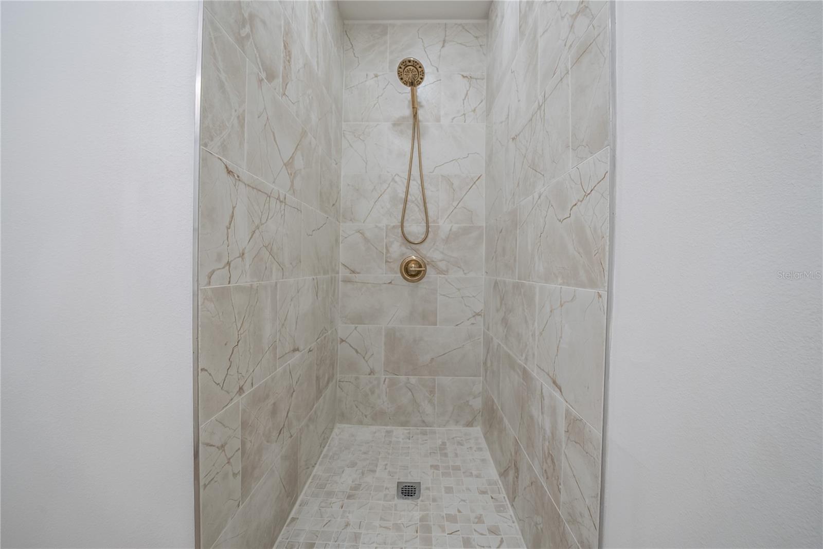 Image 20 of 27 For 318 6th Street