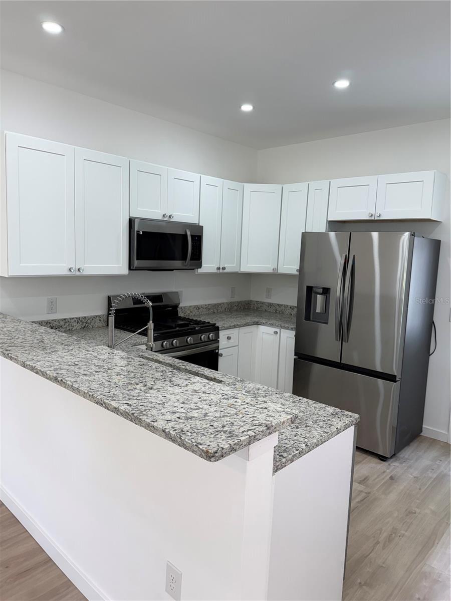 Image 7 of 27 For 318 6th Street